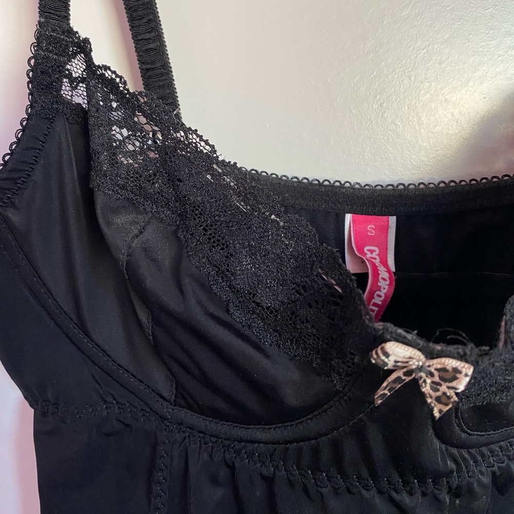 Cosmopolitan Slip - Picture 3 of 8